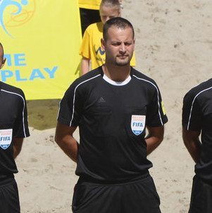 Strandlabdarúgó FIFA-játékvezetőink a siófoki homokon